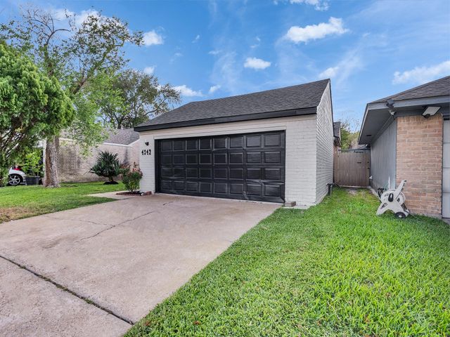 4342 Yupon Ridge Drive, Houston, TX 77072