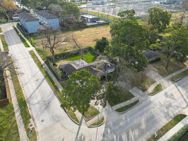 1614 Wycliffe Drive, Houston, TX 77043