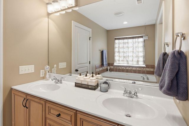 5207 THORNBROOK PKY, Columbia, MO 65203