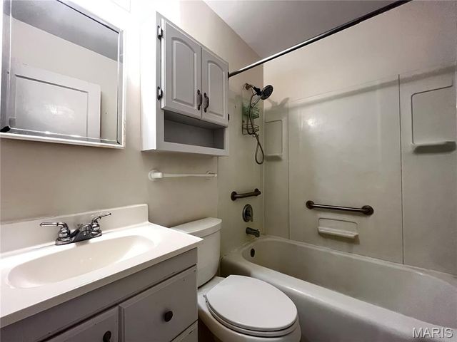 10521 Saint Philip Lane, St Ann, MO 63074