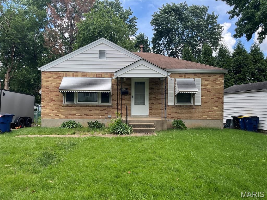 10521 Saint Philip Lane, St Ann, MO 63074