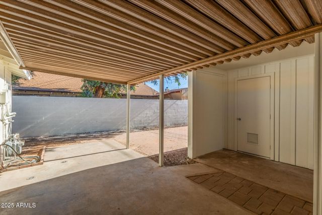 6813 E PINCHOT Avenue, Scottsdale, AZ 85251