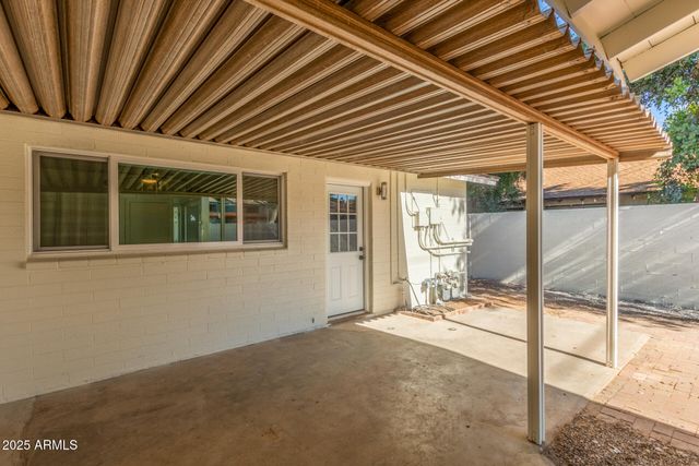 6813 E PINCHOT Avenue, Scottsdale, AZ 85251