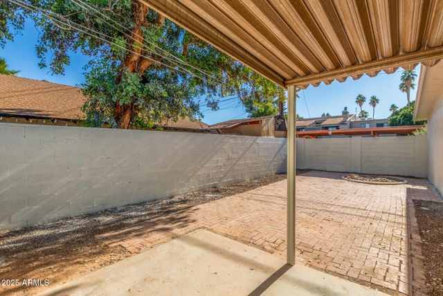 6813 E PINCHOT Avenue, Scottsdale, AZ 85251
