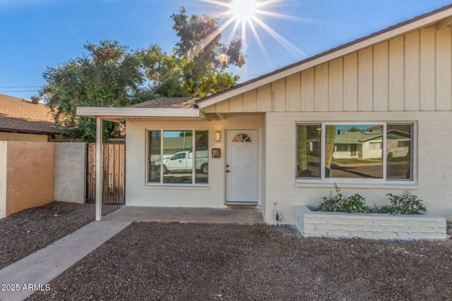 6813 E PINCHOT Avenue, Scottsdale, AZ 85251