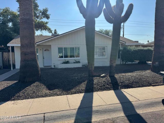 6813 E PINCHOT Avenue, Scottsdale, AZ 85251