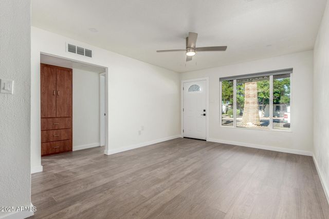 6813 E PINCHOT Avenue, Scottsdale, AZ 85251