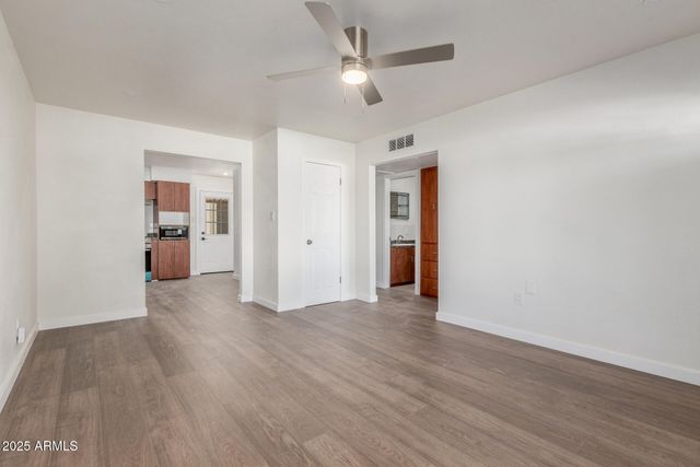 6813 E PINCHOT Avenue, Scottsdale, AZ 85251