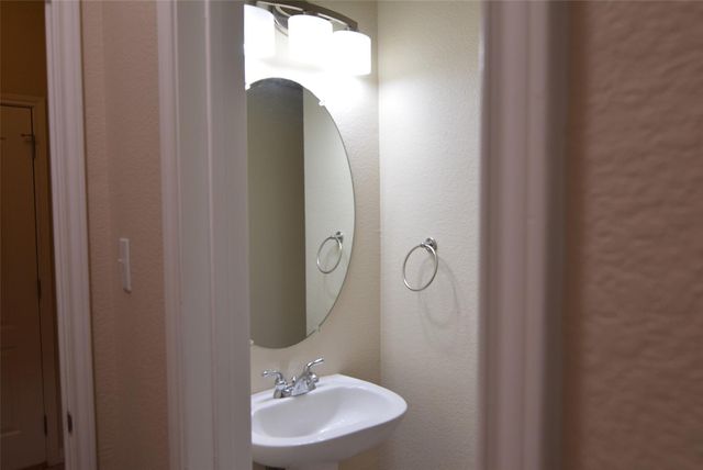 2400 Nan LN, Cedar Park, TX 78613