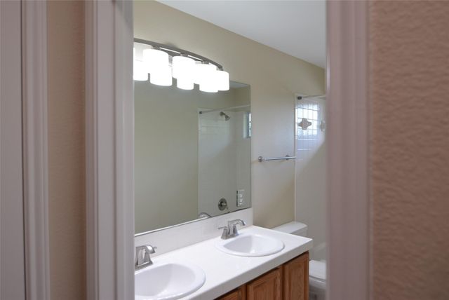 2400 Nan LN, Cedar Park, TX 78613