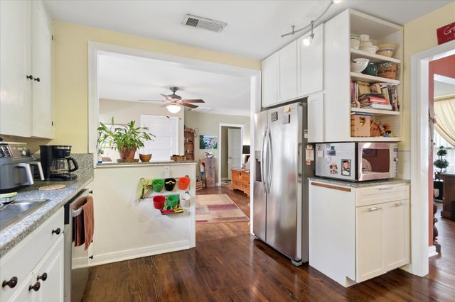 8910 San Fernando Way, Dallas, TX 75218