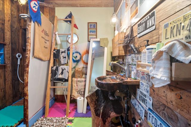 8910 San Fernando Way, Dallas, TX 75218