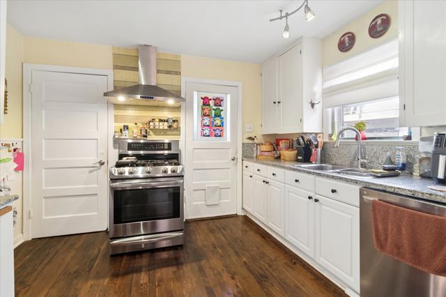 8910 San Fernando Way, Dallas, TX 75218