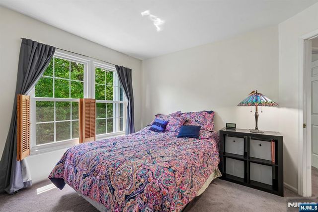 53 Woodledge Court, Rockaway Township, NJ 07866