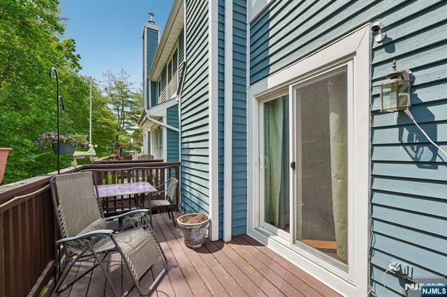 53 Woodledge Court, Rockaway Township, NJ 07866