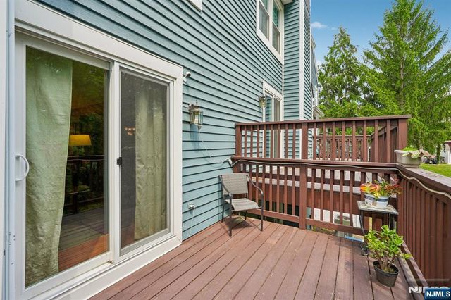 53 Woodledge Court, Rockaway Township, NJ 07866