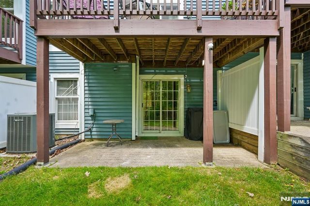 53 Woodledge Court, Rockaway Township, NJ 07866
