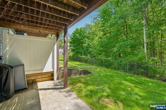 53 Woodledge Court, Rockaway Township, NJ 07866