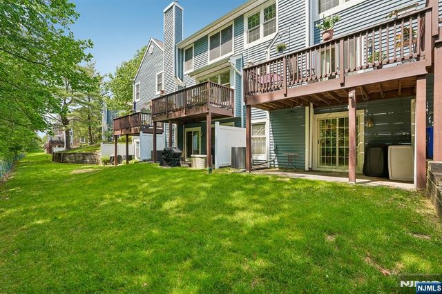 53 Woodledge Court, Rockaway Township, NJ 07866