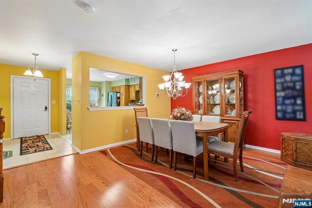 53 Woodledge Court, Rockaway Township, NJ 07866