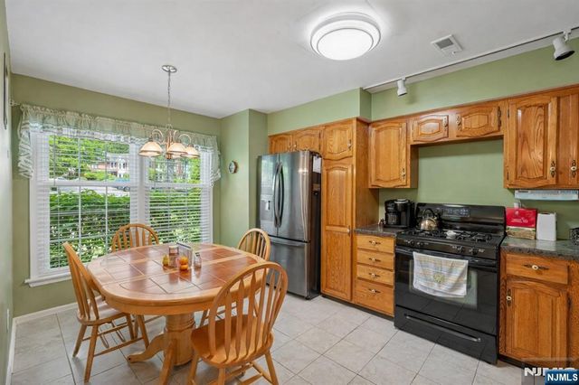 53 Woodledge Court, Rockaway Township, NJ 07866