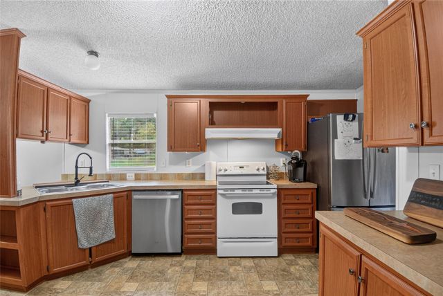 351 County Road 454, Dayton, TX 77535