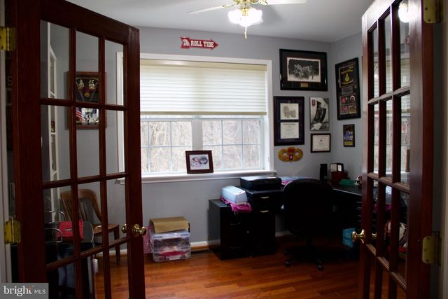 11601 WARREN LN, Fairfax, VA 22030