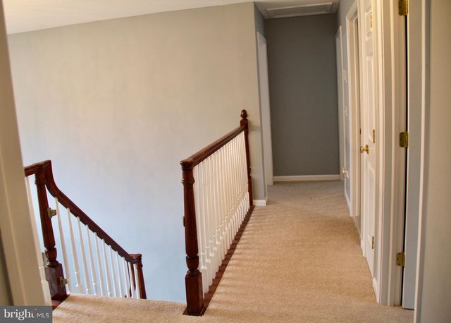 11601 WARREN LN, Fairfax, VA 22030