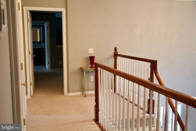 11601 WARREN LN, Fairfax, VA 22030