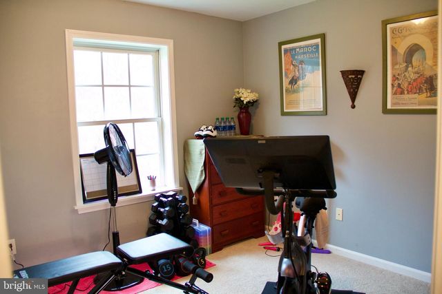 11601 WARREN LN, Fairfax, VA 22030
