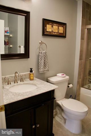 11601 WARREN LN, Fairfax, VA 22030