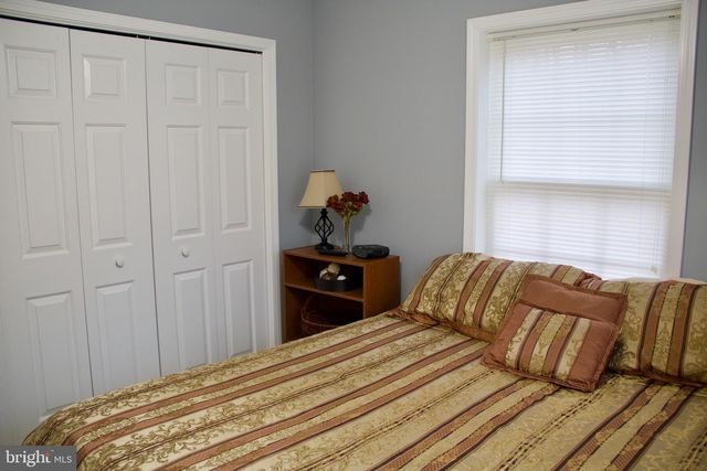 11601 WARREN LN, Fairfax, VA 22030