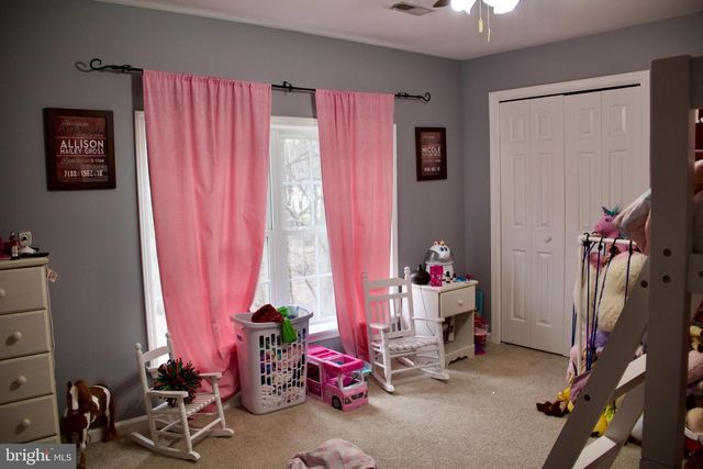 11601 WARREN LN, Fairfax, VA 22030