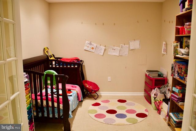 11601 WARREN LN, Fairfax, VA 22030