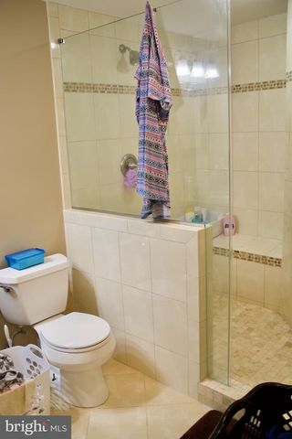 11601 WARREN LN, Fairfax, VA 22030