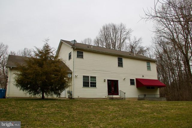 11601 WARREN LN, Fairfax, VA 22030