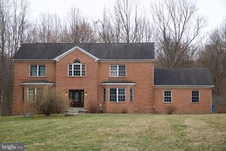 11601 WARREN LN, Fairfax, VA 22030