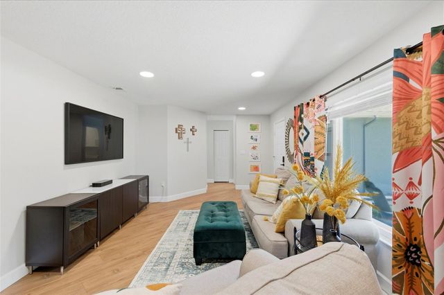 9667 123RD WAY, Seminole, FL 33772