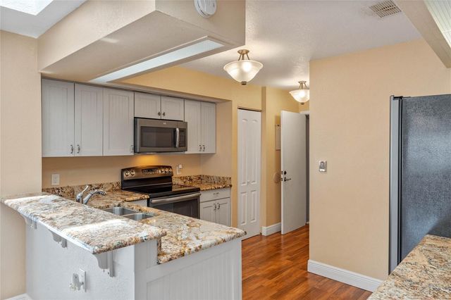 521 LAKESHORE CIRCLE, Lake Mary, FL 32746
