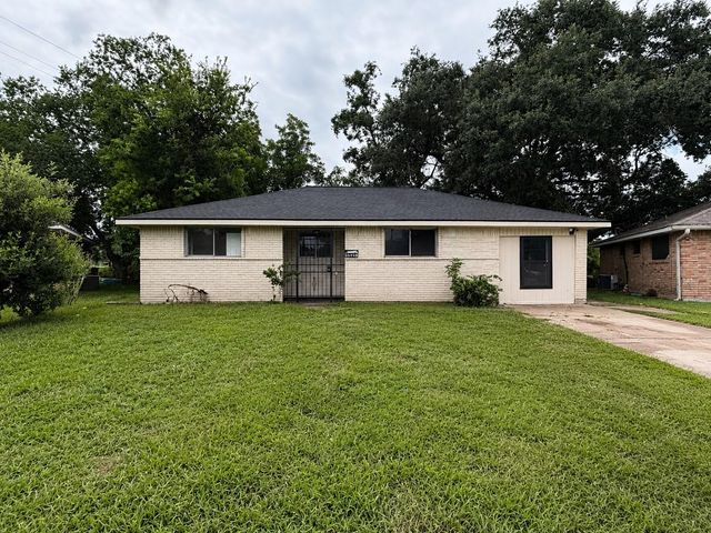 14531 Essendine Lane, Houston, TX 77045