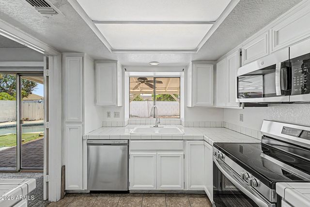 405 W SANDRA Terrace, Phoenix, AZ 85023