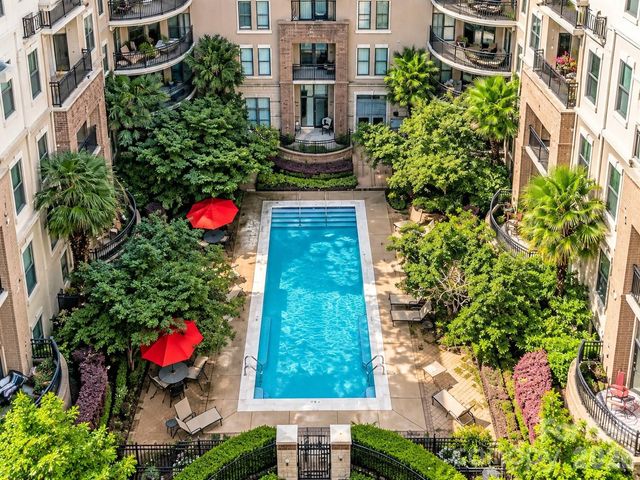 718 W Trade Street 412, Charlotte, NC 28202