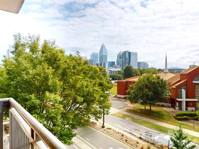 718 W Trade Street 412, Charlotte, NC 28202