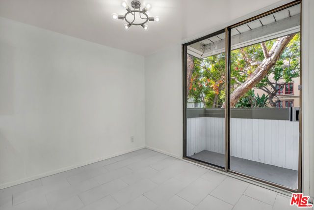 406 N Oakhurst Drive 202, Beverly Hills, CA 90210