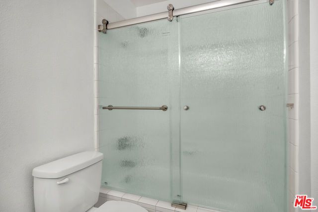 406 N Oakhurst Drive 202, Beverly Hills, CA 90210