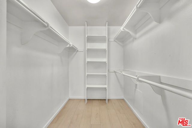 406 N Oakhurst Drive 202, Beverly Hills, CA 90210