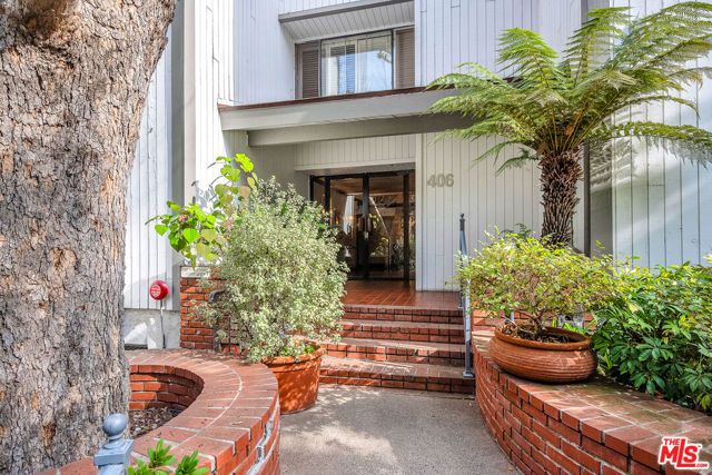 406 N Oakhurst Drive 202, Beverly Hills, CA 90210