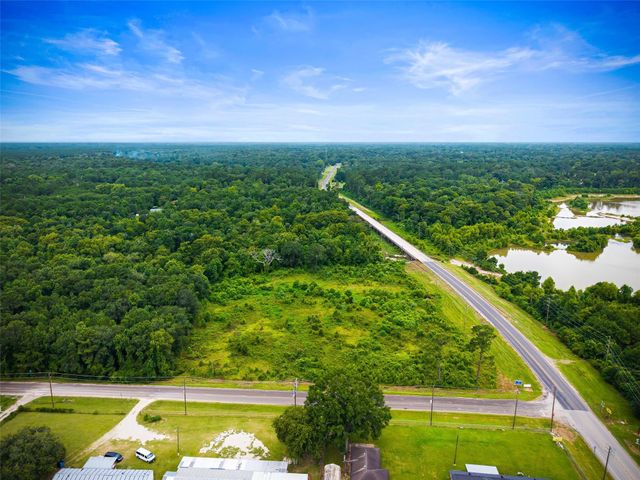 285 Fm 2090 Road, Cleveland, TX 77327