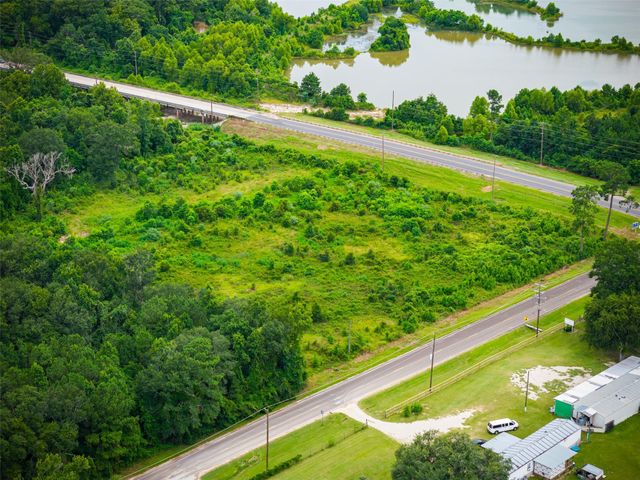 285 Fm 2090 Road, Cleveland, TX 77327