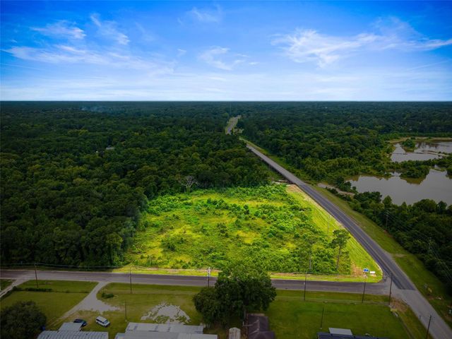 285 Fm 2090 Road, Cleveland, TX 77327